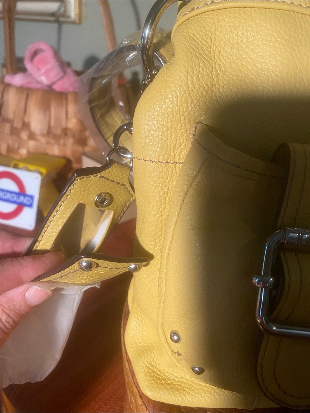 Tignanello Women’s Butter Yellow Leather Double Front Pocket shoulder crossbody - Picture 9 of 11